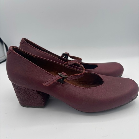 Sergio Tomani Shoes - Sergio Tomani Mary Jane Heels Women Sz 38 Burgundy Floral Embossed Block Heel